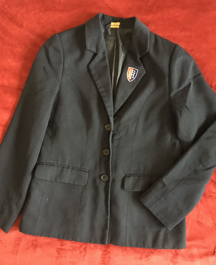 Senior blazer size 10, 32’